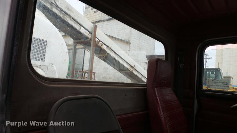 image for item DC5714 1999 Peterbilt 357 ready mix truck