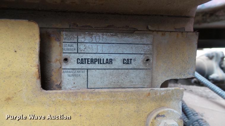 image for item DC5714 1999 Peterbilt 357 ready mix truck