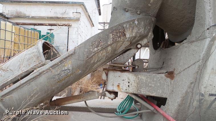 image for item DC5714 1999 Peterbilt 357 ready mix truck