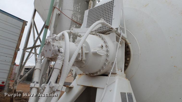 image for item DC5714 1999 Peterbilt 357 ready mix truck