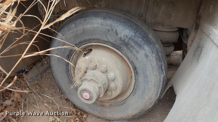 image for item DC5714 1999 Peterbilt 357 ready mix truck