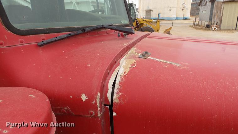 image for item DC5714 1999 Peterbilt 357 ready mix truck