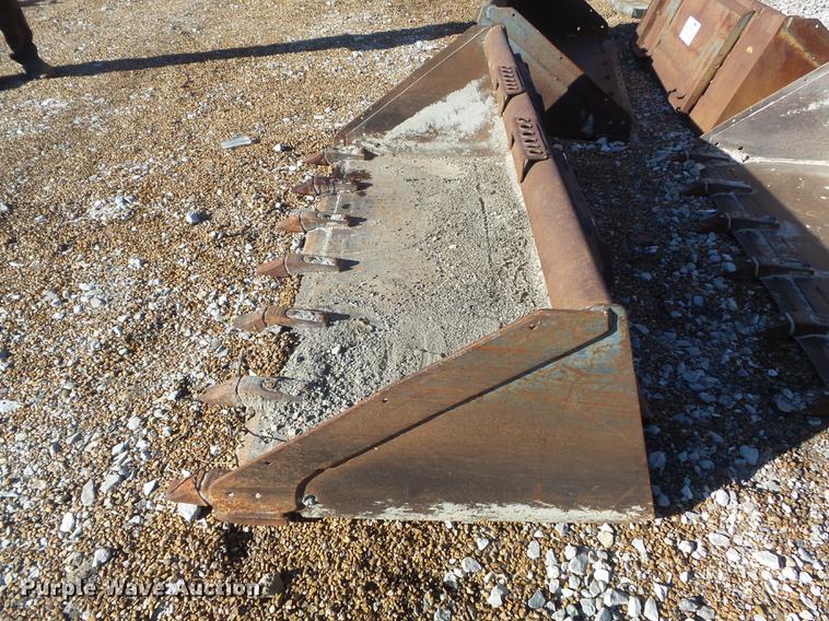 image for item DC7420 Bobcat 68 Lo Profile skid steer bucket