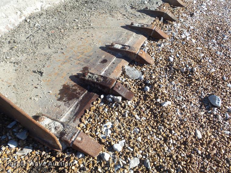 image for item DC7420 Bobcat 68 Lo Profile skid steer bucket