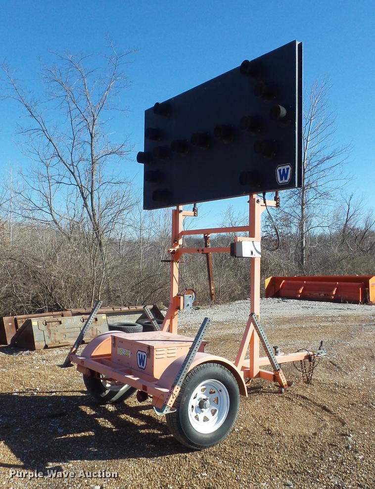 image for item DC7422 2004 Wanco arrow board trailer