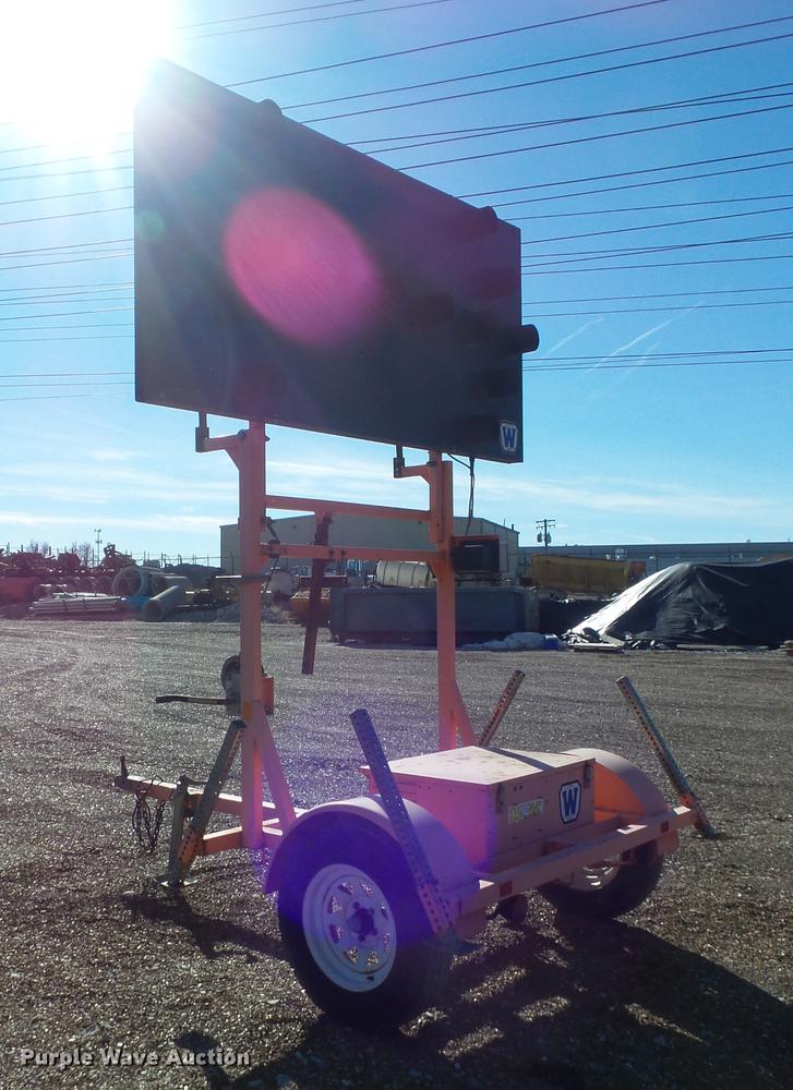 image for item DC7422 2004 Wanco arrow board trailer