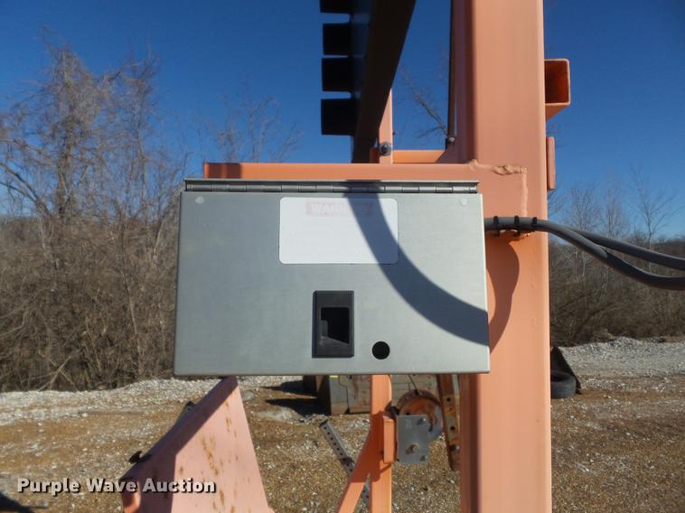 image for item DC7422 2004 Wanco arrow board trailer