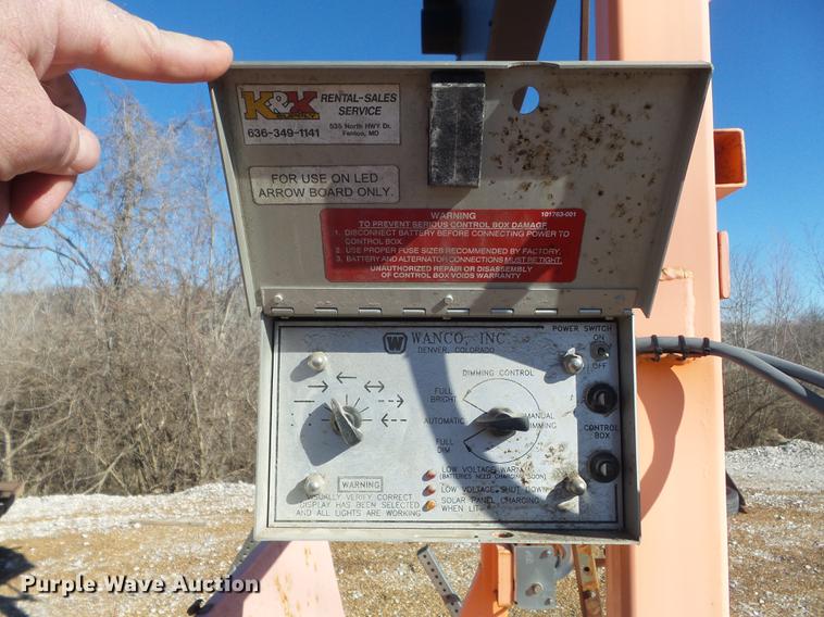 image for item DC7422 2004 Wanco arrow board trailer