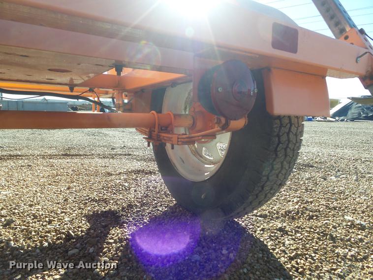 image for item DC7422 2004 Wanco arrow board trailer