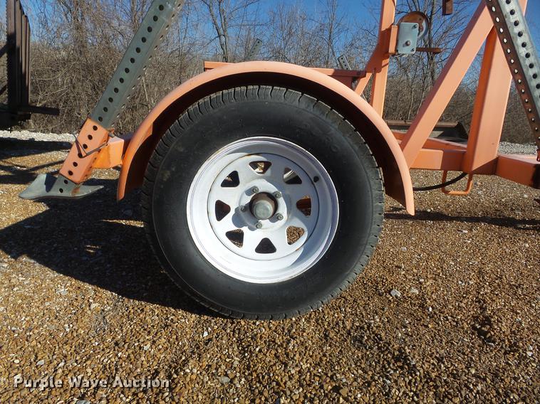 image for item DC7422 2004 Wanco arrow board trailer