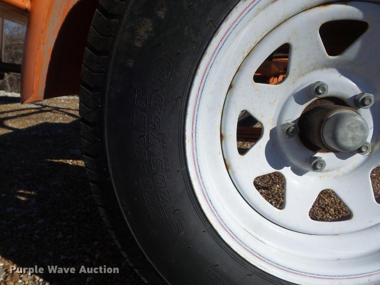 image for item DC7422 2004 Wanco arrow board trailer