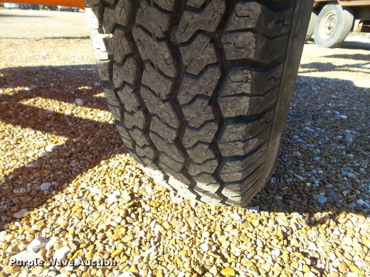 image for item DC7422 2004 Wanco arrow board trailer