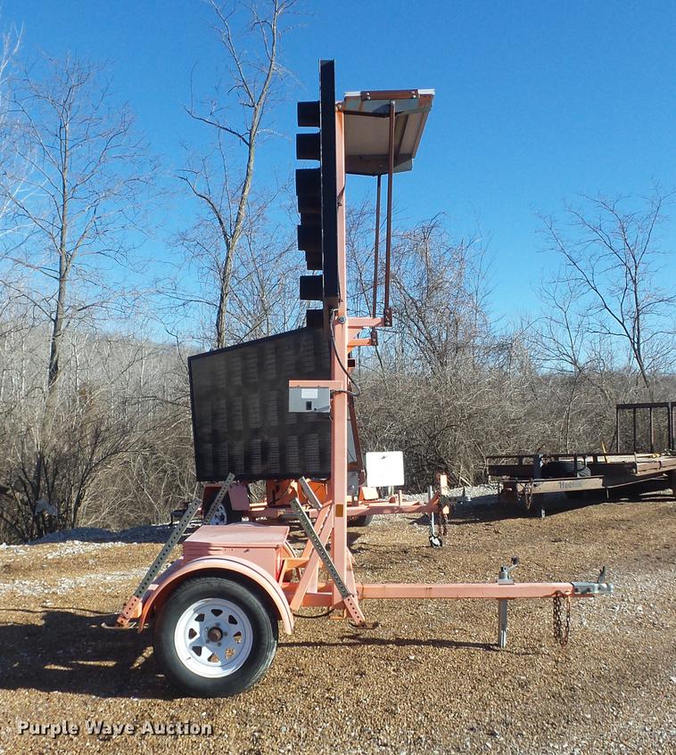 image for item DC7424 2003 Wanco arrow board trailer