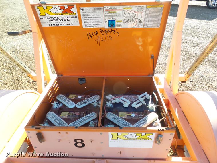 image for item DC7424 2003 Wanco arrow board trailer