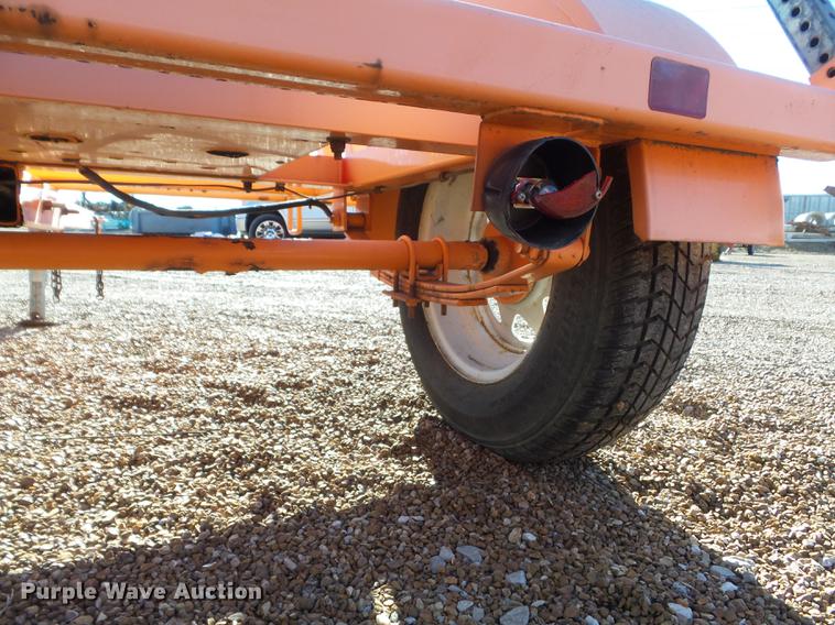 image for item DC7424 2003 Wanco arrow board trailer