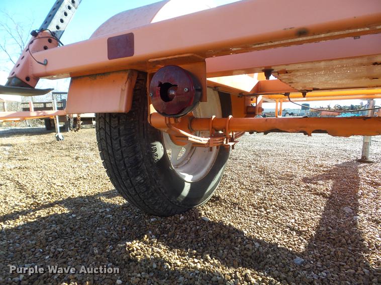 image for item DC7424 2003 Wanco arrow board trailer