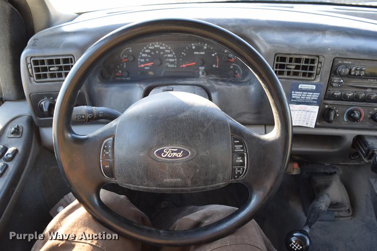 image for item DC7746 2004 Ford F350 Super Duty XLT Crew Cab utility bed pickup truck