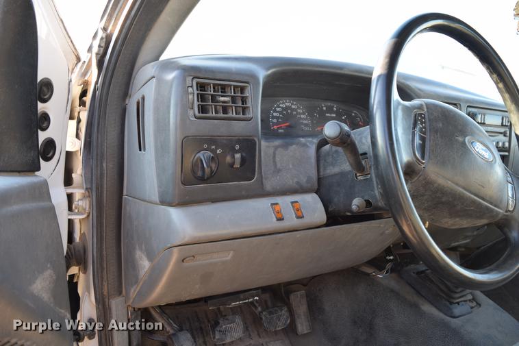 image for item DC7746 2004 Ford F350 Super Duty XLT Crew Cab utility bed pickup truck