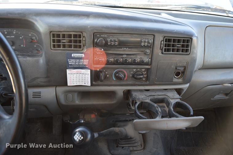 image for item DC7746 2004 Ford F350 Super Duty XLT Crew Cab utility bed pickup truck