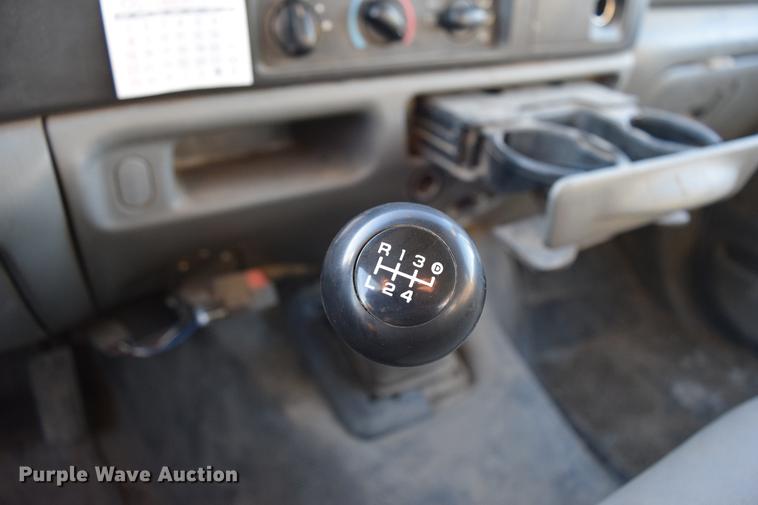 image for item DC7746 2004 Ford F350 Super Duty XLT Crew Cab utility bed pickup truck