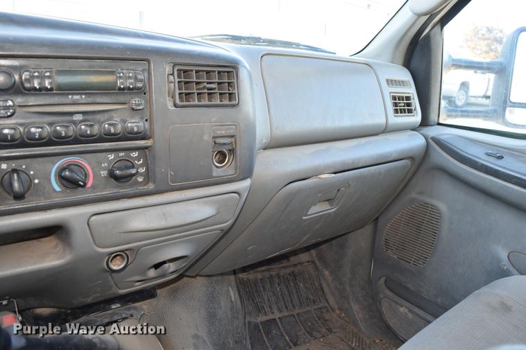 image for item DC7746 2004 Ford F350 Super Duty XLT Crew Cab utility bed pickup truck