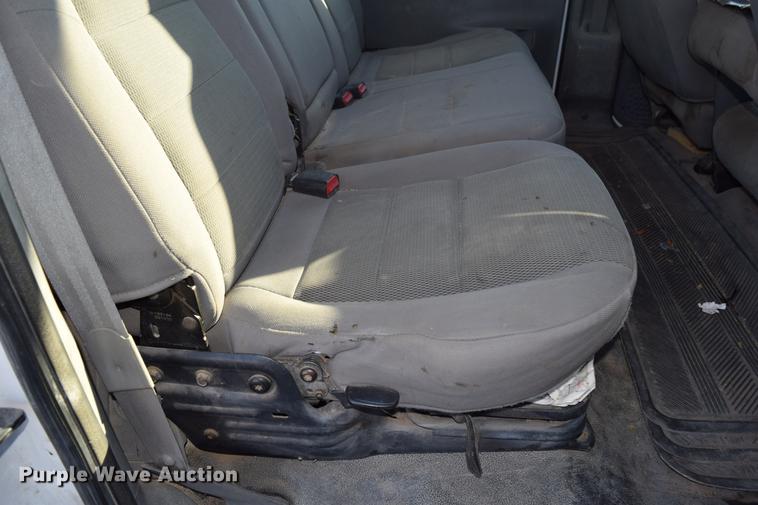 image for item DC7746 2004 Ford F350 Super Duty XLT Crew Cab utility bed pickup truck