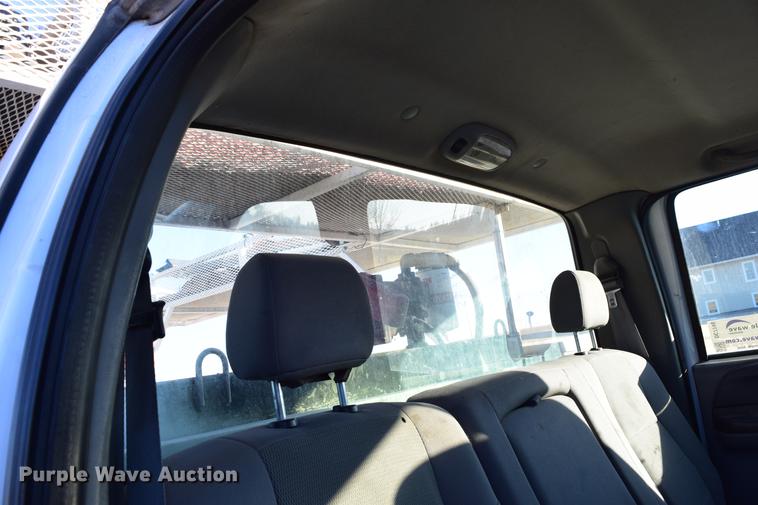 image for item DC7746 2004 Ford F350 Super Duty XLT Crew Cab utility bed pickup truck