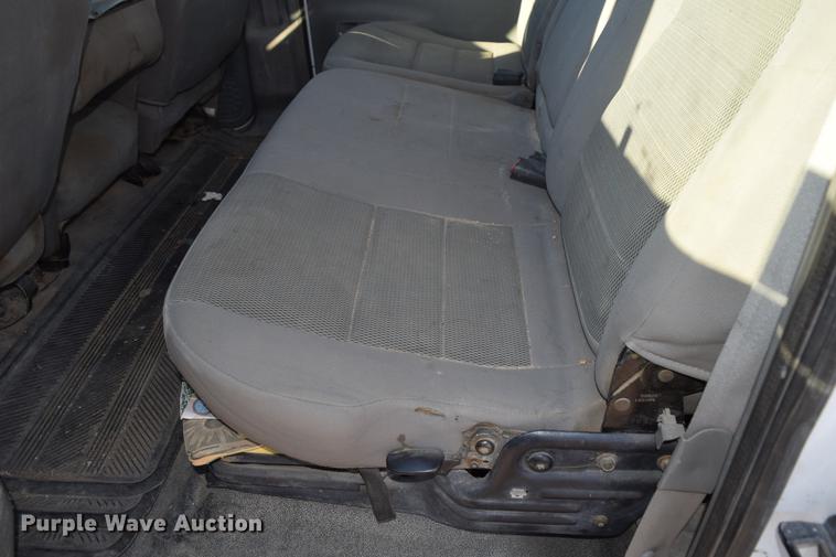 image for item DC7746 2004 Ford F350 Super Duty XLT Crew Cab utility bed pickup truck