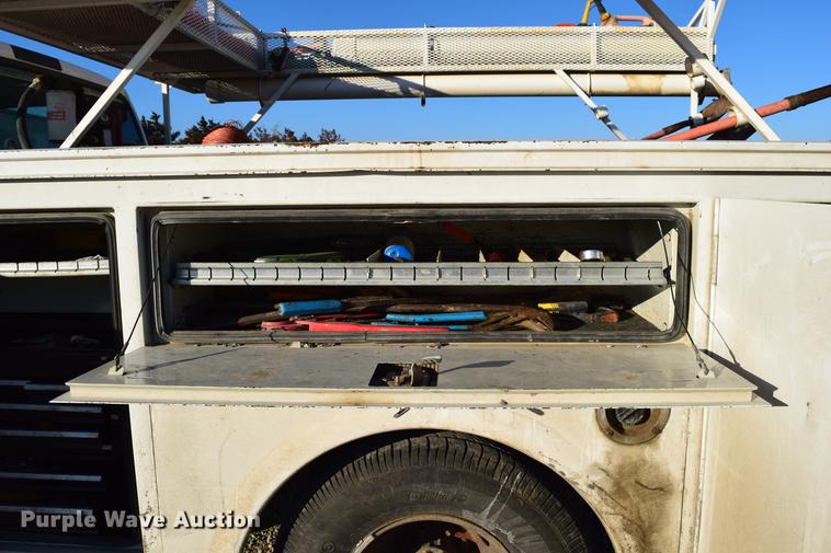 image for item DC7746 2004 Ford F350 Super Duty XLT Crew Cab utility bed pickup truck