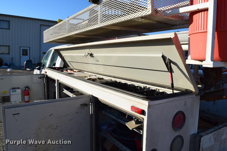 image for item DC7746 2004 Ford F350 Super Duty XLT Crew Cab utility bed pickup truck