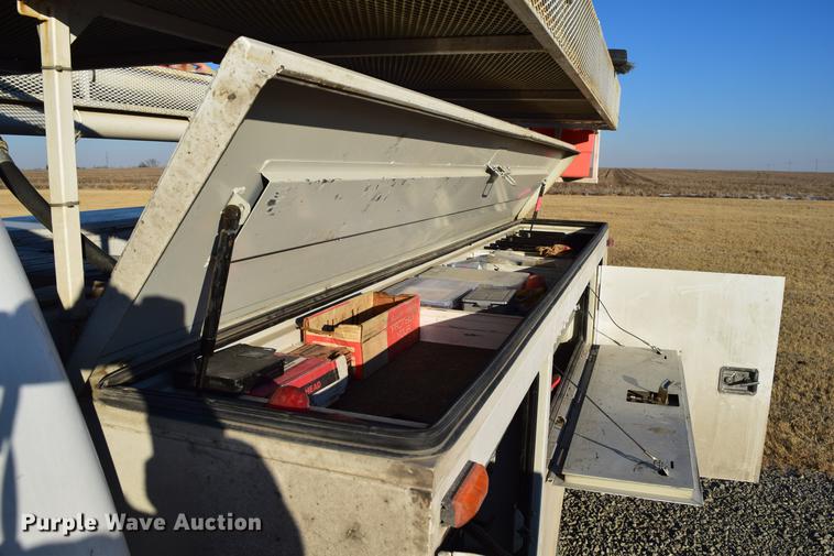 image for item DC7746 2004 Ford F350 Super Duty XLT Crew Cab utility bed pickup truck