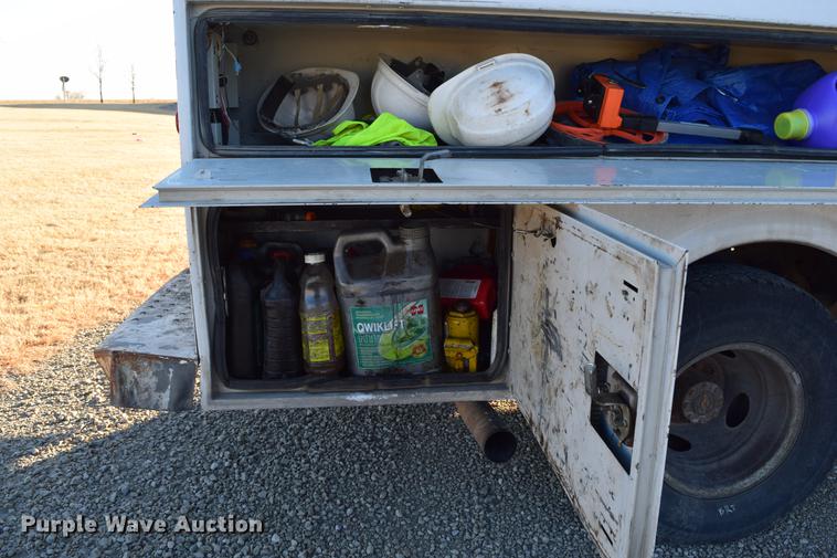 image for item DC7746 2004 Ford F350 Super Duty XLT Crew Cab utility bed pickup truck