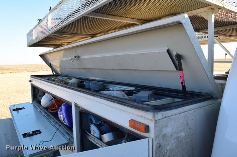 image for item DC7746 2004 Ford F350 Super Duty XLT Crew Cab utility bed pickup truck