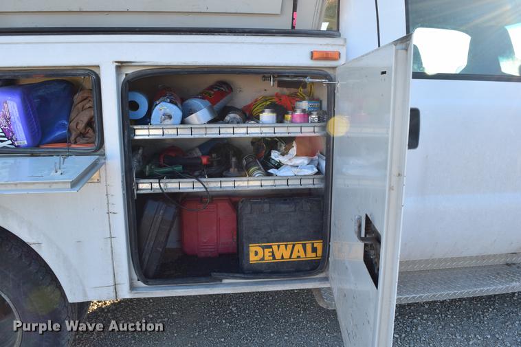 image for item DC7746 2004 Ford F350 Super Duty XLT Crew Cab utility bed pickup truck