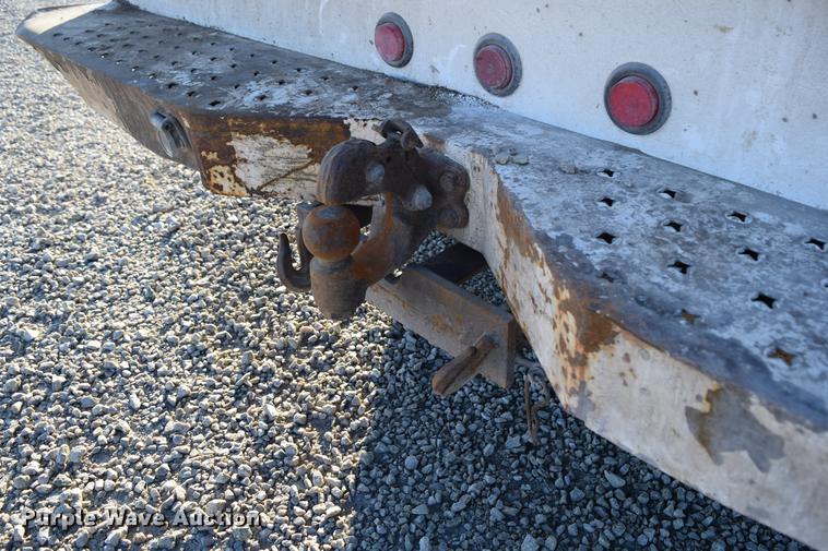 image for item DC7746 2004 Ford F350 Super Duty XLT Crew Cab utility bed pickup truck