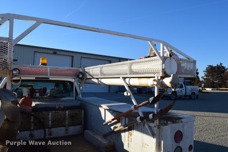 image for item DC7746 2004 Ford F350 Super Duty XLT Crew Cab utility bed pickup truck