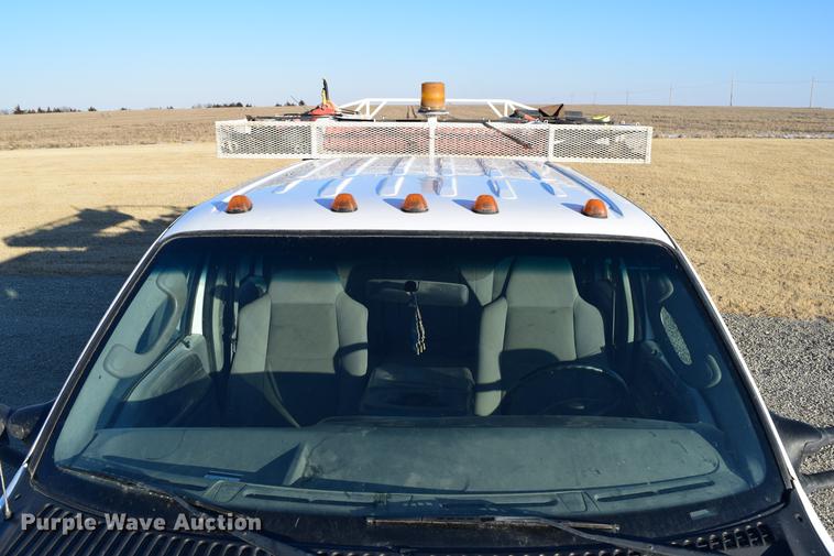 image for item DC7746 2004 Ford F350 Super Duty XLT Crew Cab utility bed pickup truck