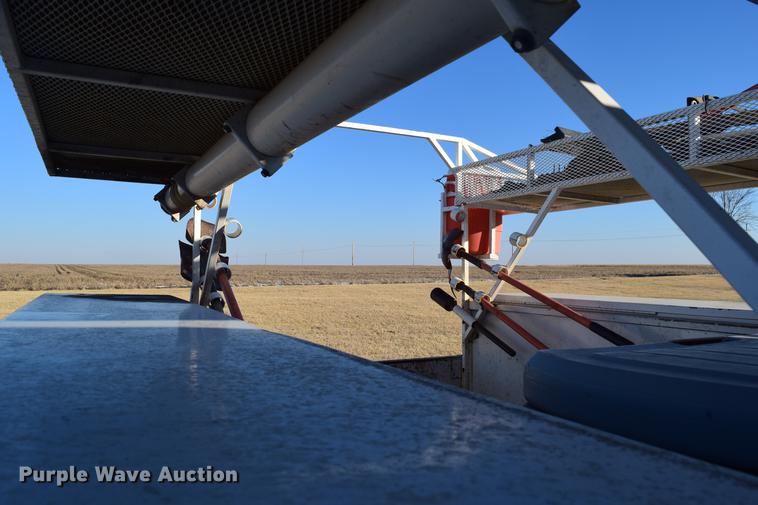 image for item DC7746 2004 Ford F350 Super Duty XLT Crew Cab utility bed pickup truck