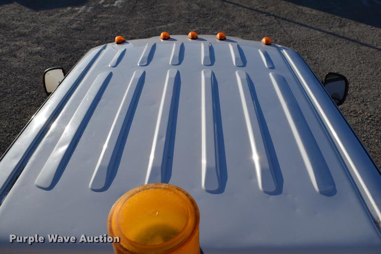 image for item DC7746 2004 Ford F350 Super Duty XLT Crew Cab utility bed pickup truck