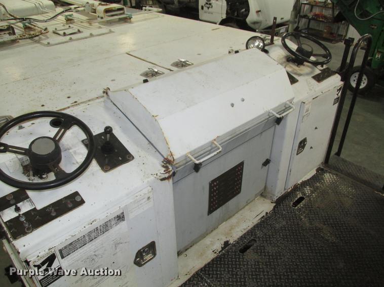 image for item DD2917 2002 Roadtec RX60C pavement miller