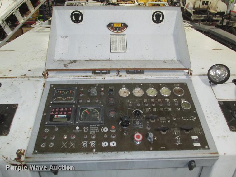 image for item DD2917 2002 Roadtec RX60C pavement miller