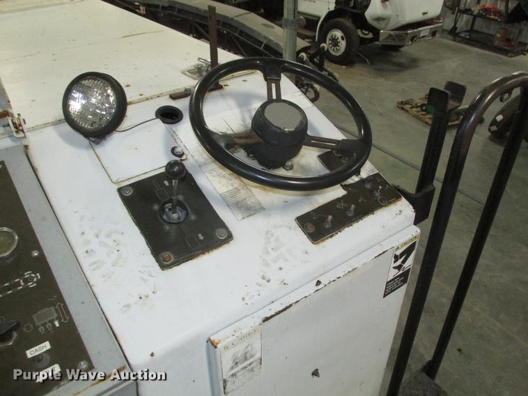 image for item DD2917 2002 Roadtec RX60C pavement miller