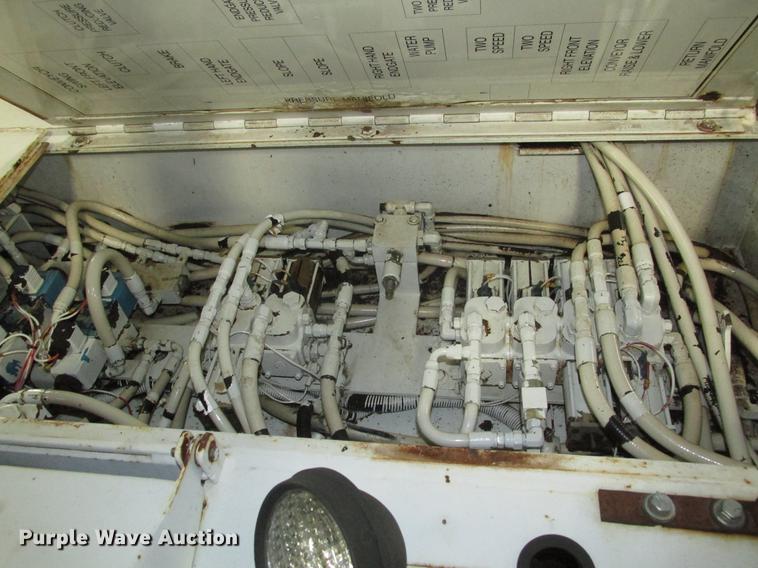 image for item DD2917 2002 Roadtec RX60C pavement miller