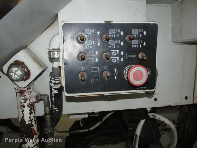 image for item DD2917 2002 Roadtec RX60C pavement miller