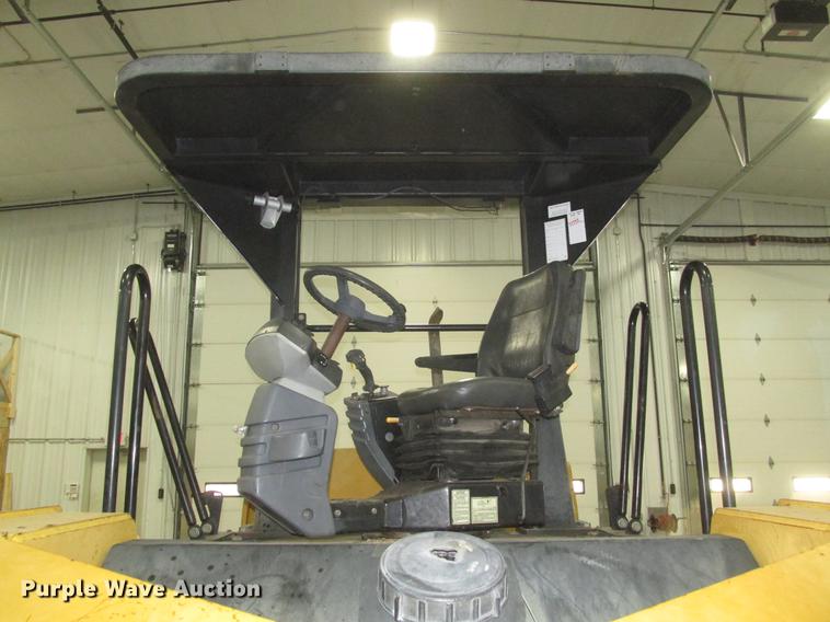 image for item DD2918 2003 Caterpillar CB534D XW double drum vibratory roller