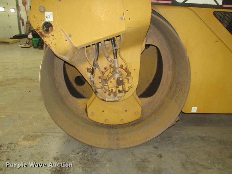 image for item DD2918 2003 Caterpillar CB534D XW double drum vibratory roller