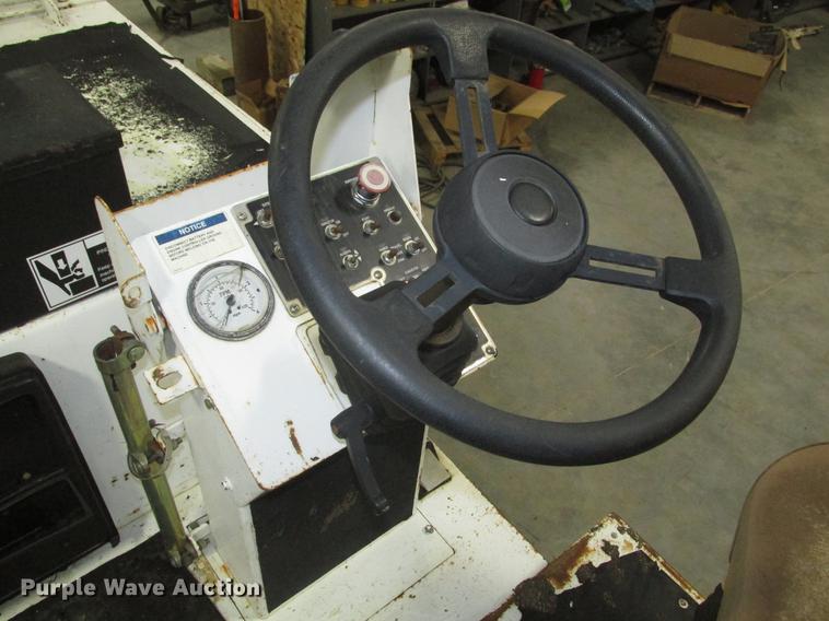 image for item DD2919 2008 Roadtec RP-190 paver