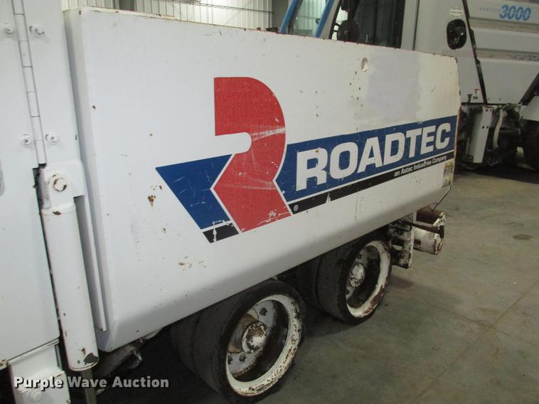 image for item DD2919 2008 Roadtec RP-190 paver