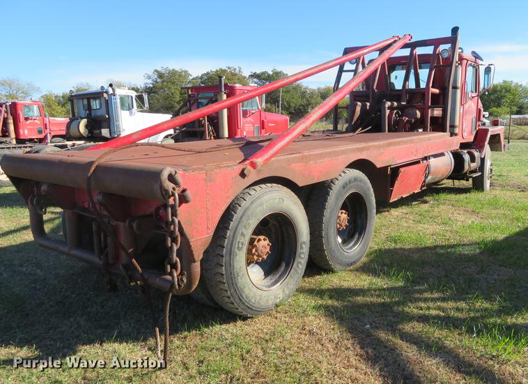 image for item DF9810 1979 International Paystar 5000 oilfield rig up truck