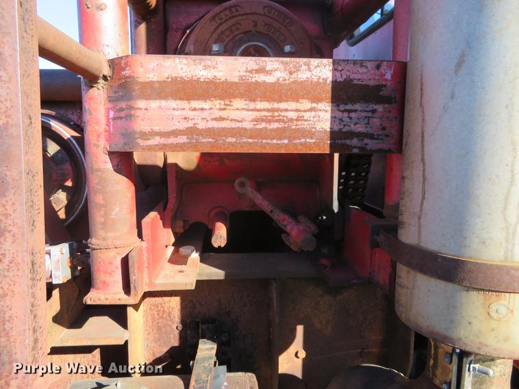 image for item DF9810 1979 International Paystar 5000 oilfield rig up truck